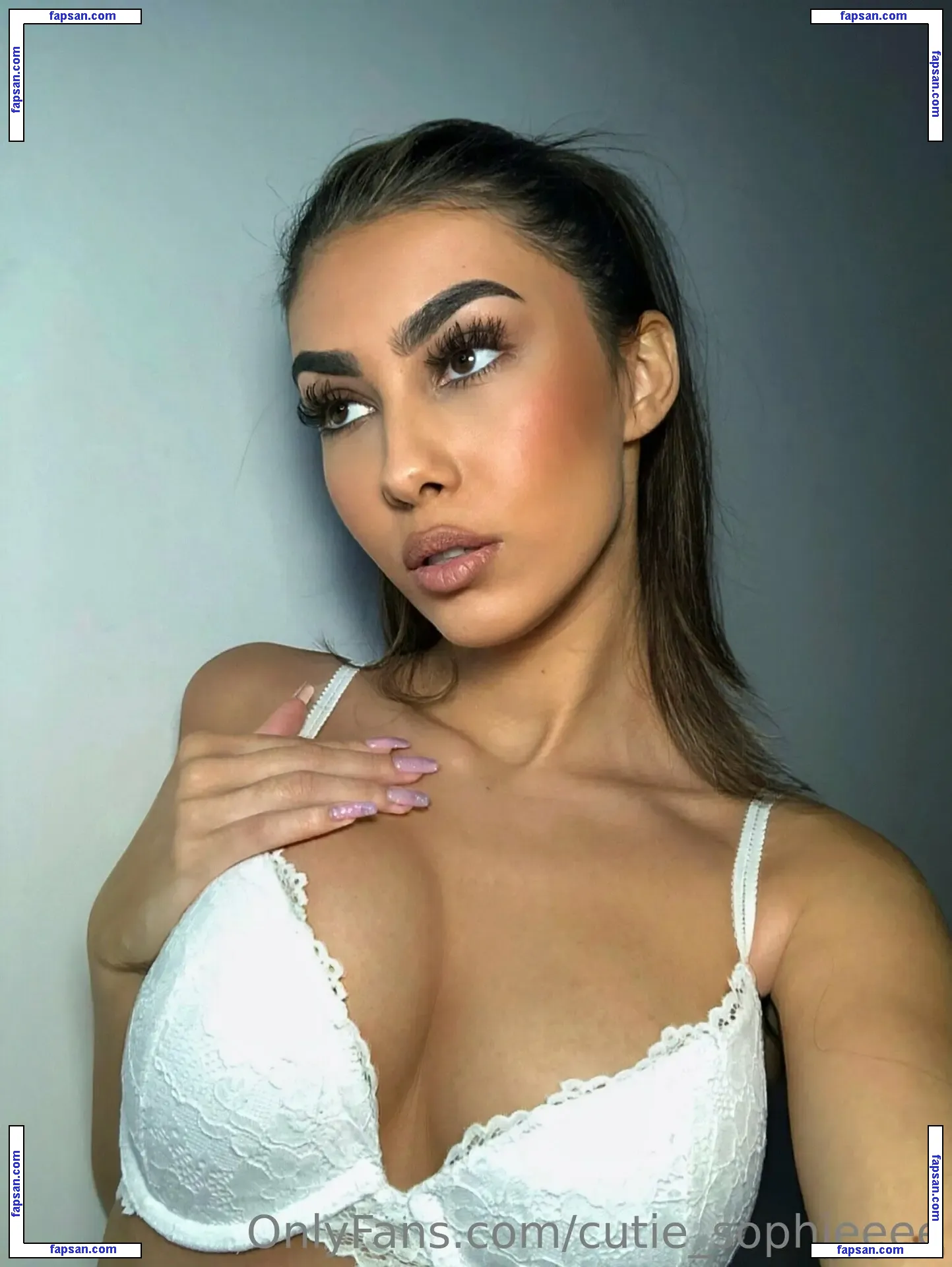 cutie_sophieeee nude photo #0002 from OnlyFans