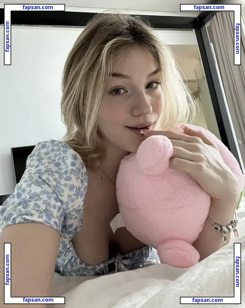 CutieKelly nude photo #0006 from OnlyFans