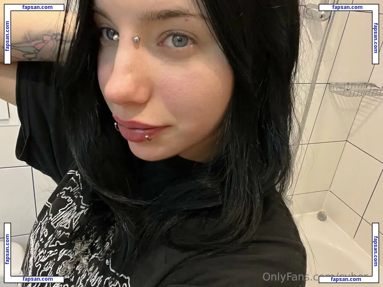 cyber_v nude photo #0046 from OnlyFans