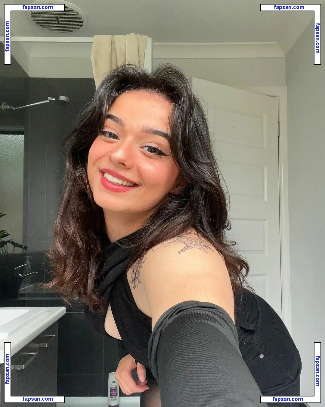 cynicalsakura nude photo #0012 from OnlyFans