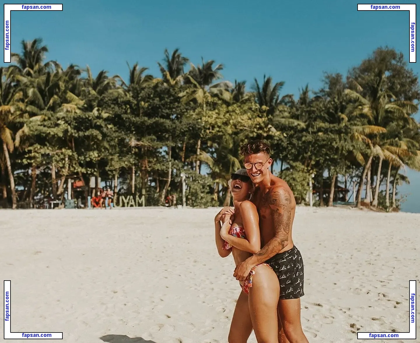 dabbleandtravel nude photo #0020 from OnlyFans