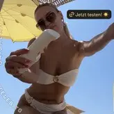 Dagi Bee голая #0175