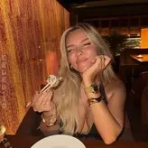 Dagi Bee голая #0191