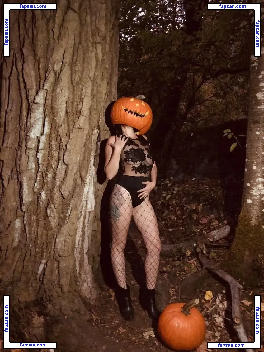 Daisy May Williams nude photo #0005 from OnlyFans