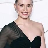 Daisy Ridley голая #0157