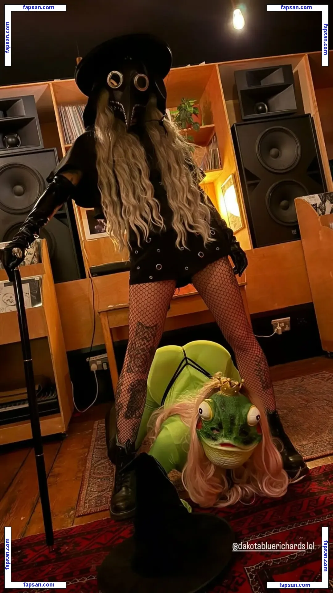 Dakota Blue Richards голая фото #0144 с Онлифанс