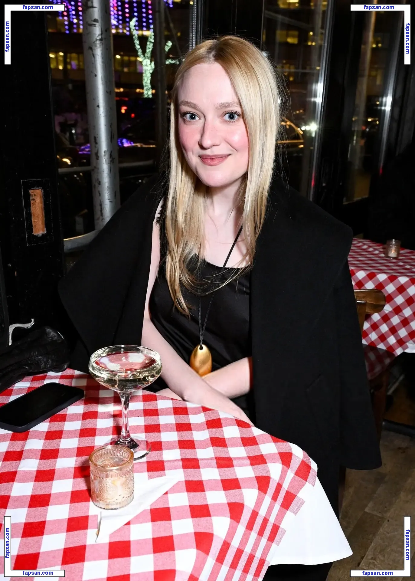 Dakota Fanning голая фото #0761 с Онлифанс