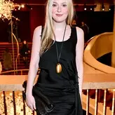 Dakota Fanning голая #0769
