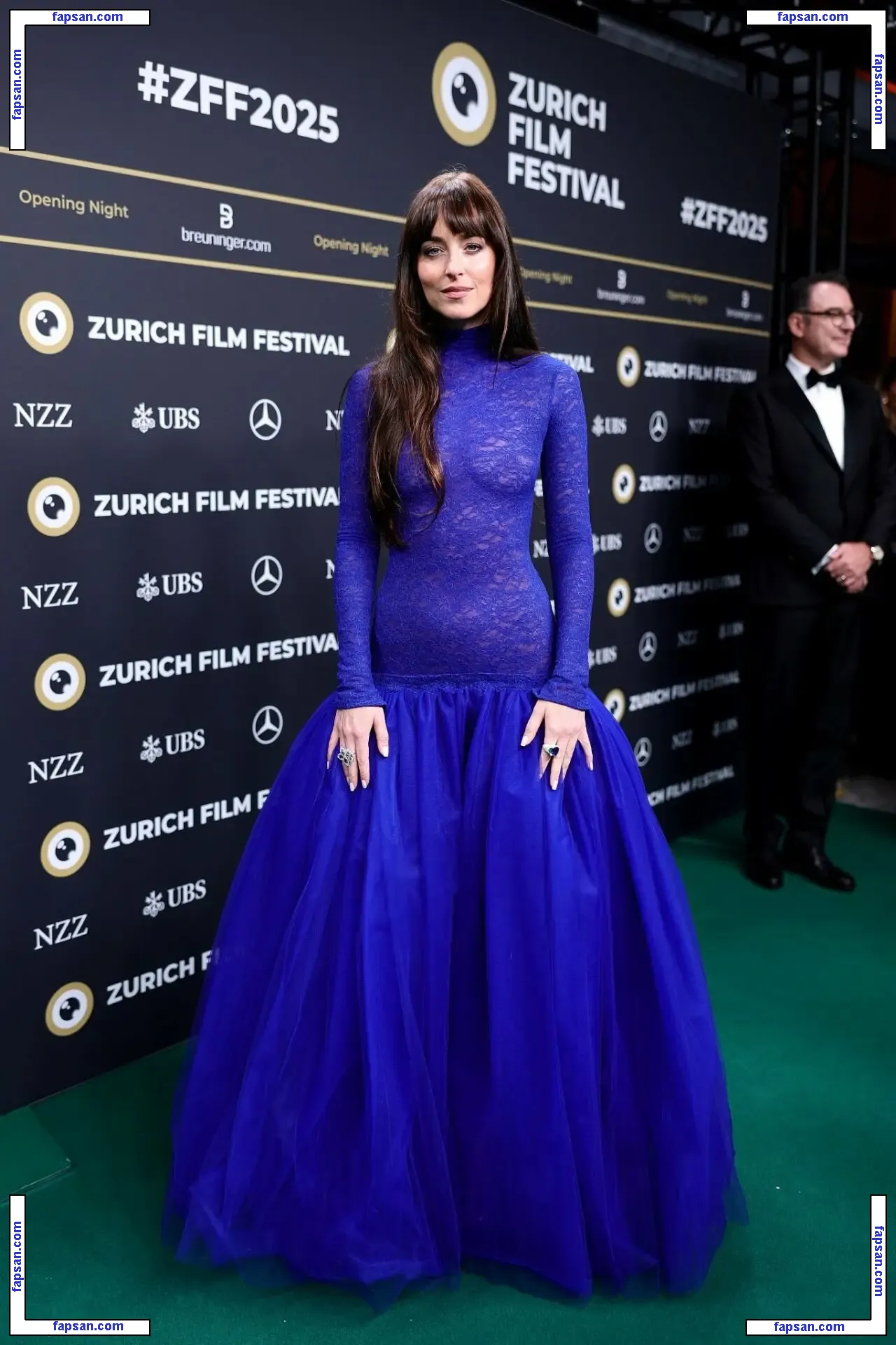 Dakota Johnson голая фото #1758 с Онлифанс