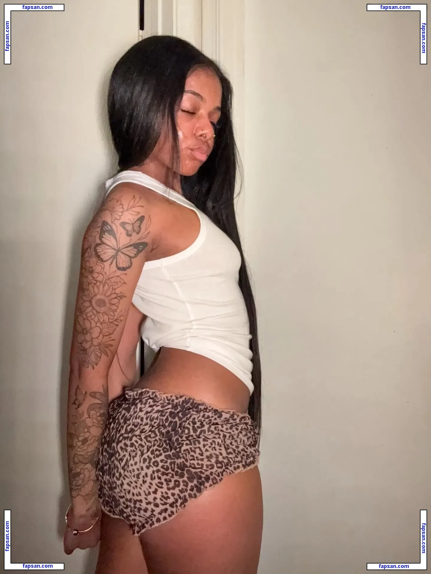 Dakota nude photo #0058 from OnlyFans