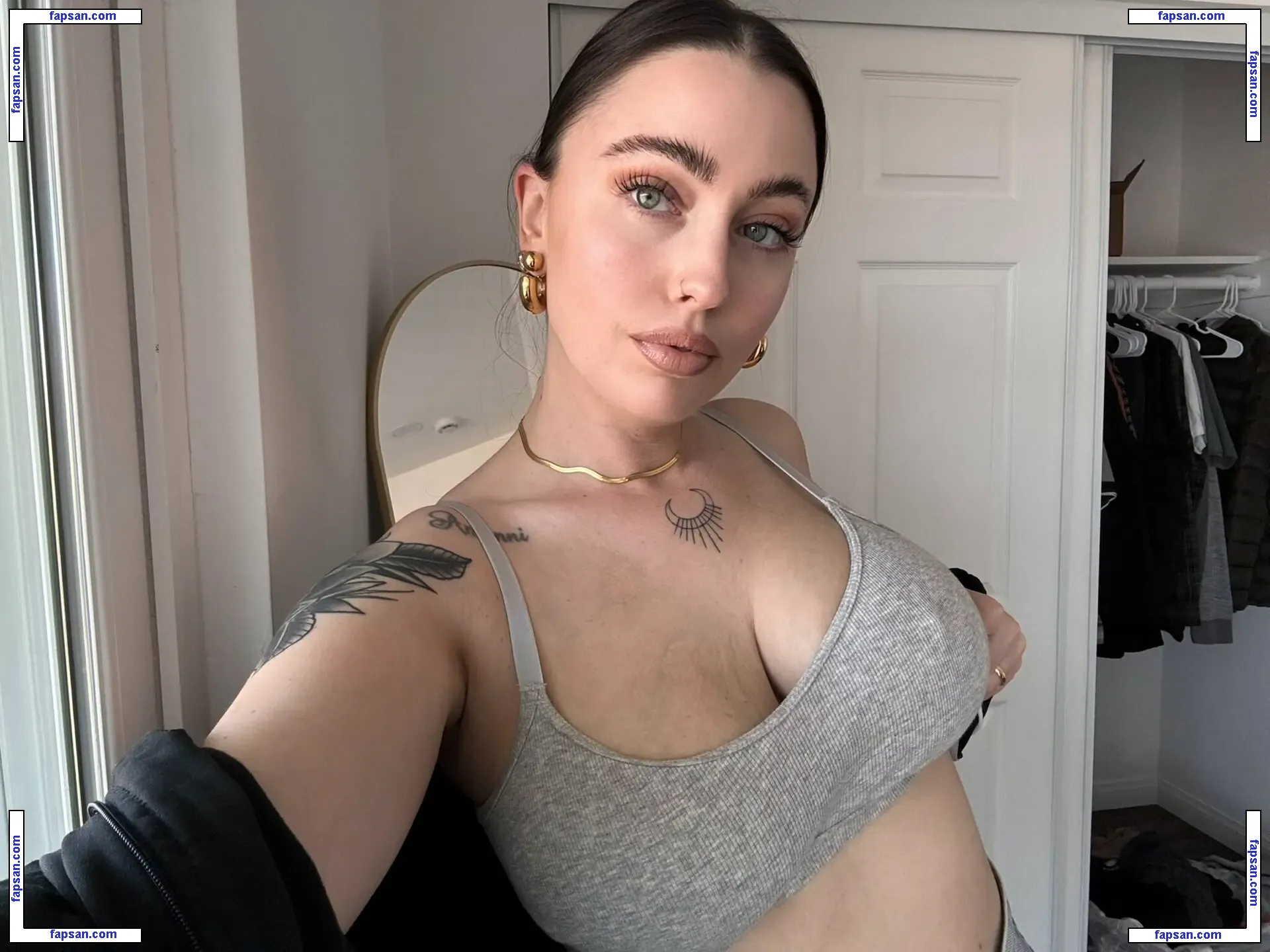 dakotahblue nude photo #0012 from OnlyFans