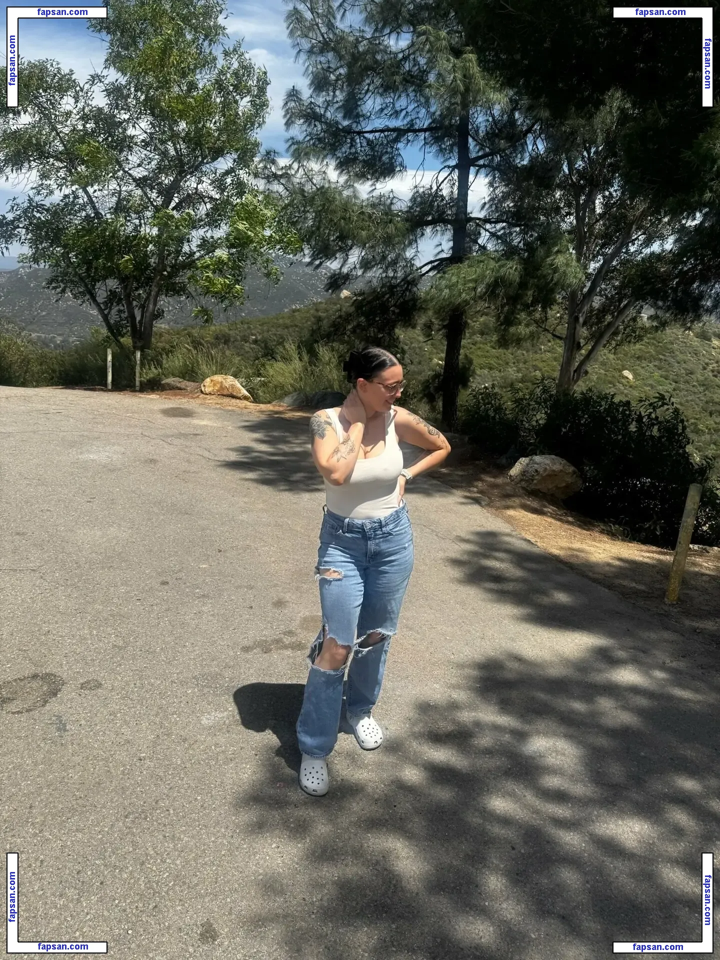 dakotahblue nude photo #0016 from OnlyFans