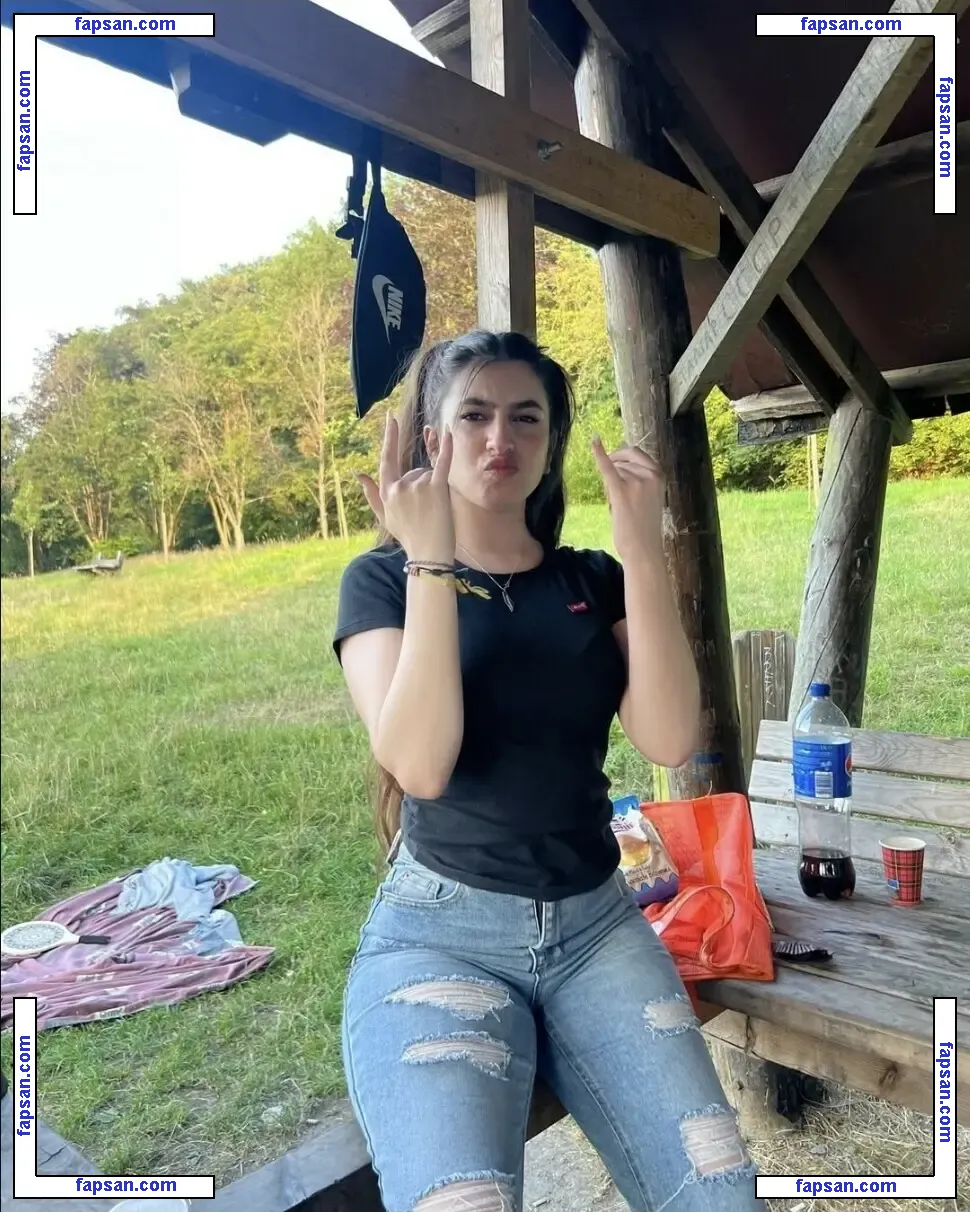 Dalia Hamad nude photo #0002 from OnlyFans