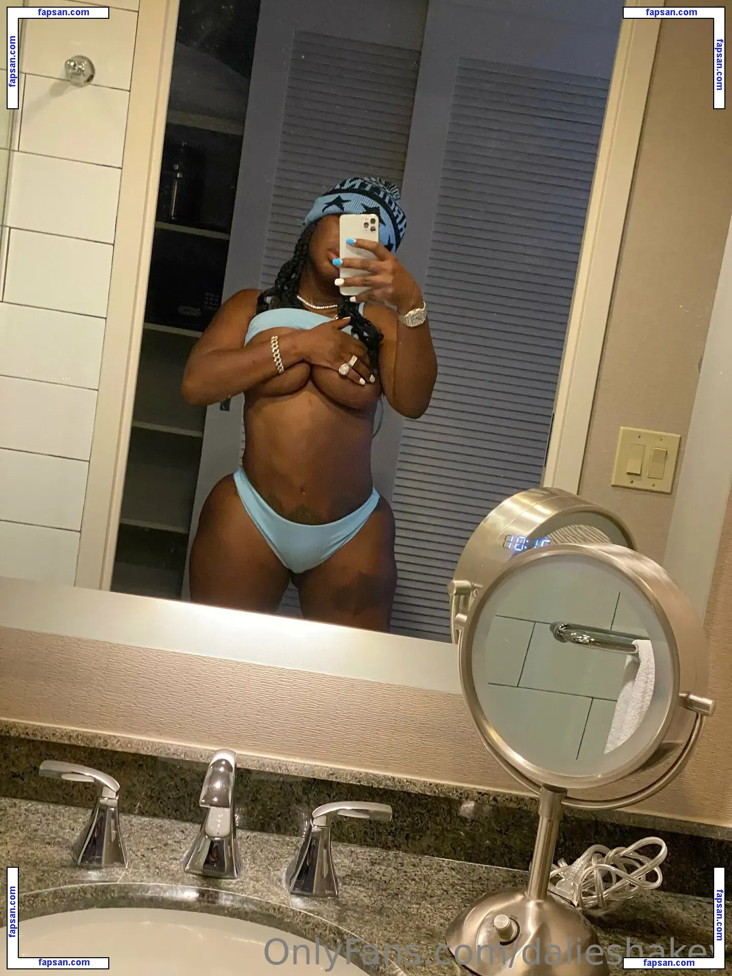dalieshakey nude photo #0024 from OnlyFans