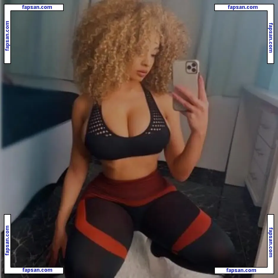 Dana Curly голая фото #0010 с Онлифанс