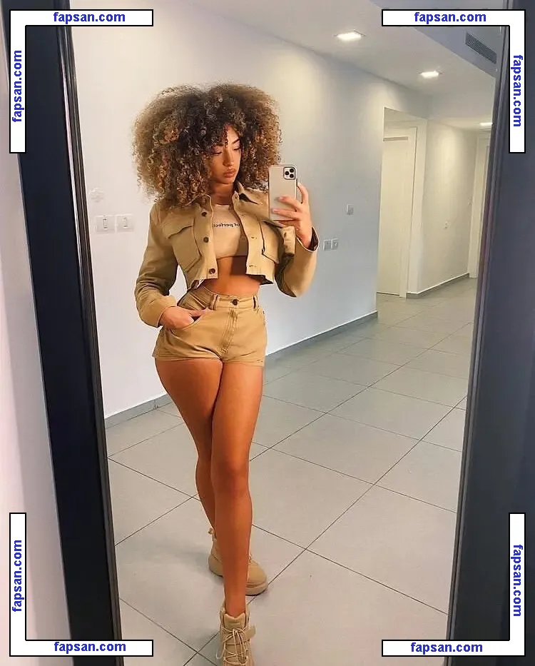 Dana Curly голая фото #0018 с Онлифанс