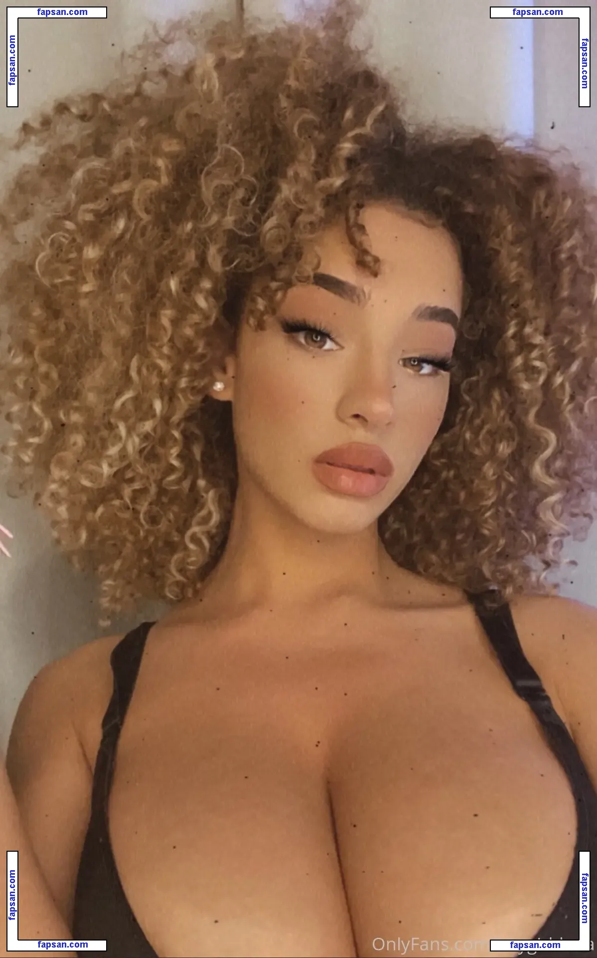 Dana Curly голая фото #0034 с Онлифанс