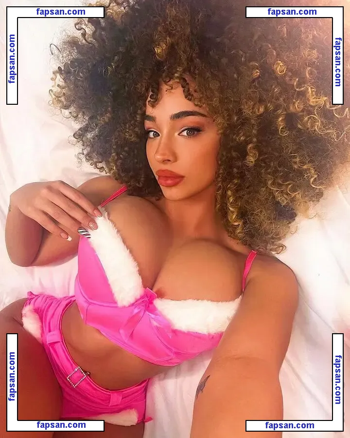 Dana Curly голая фото #0064 с Онлифанс