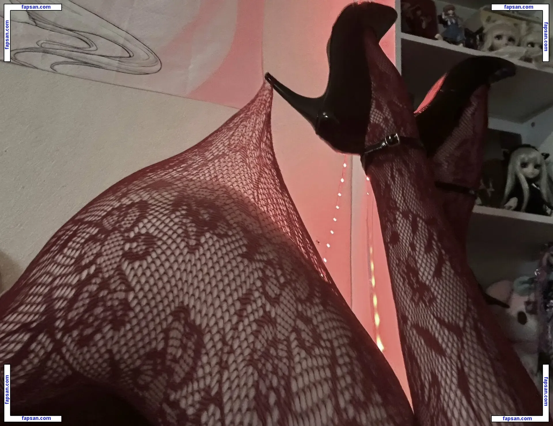 Dangerousdollyne голая фото #0001 с Онлифанс