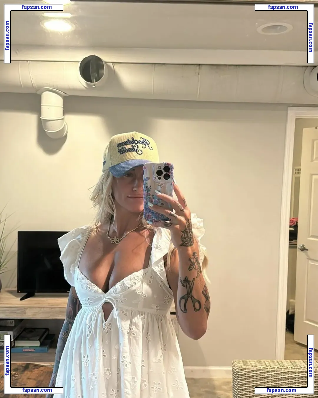 Danielle Brandon nude photo #0038 from OnlyFans