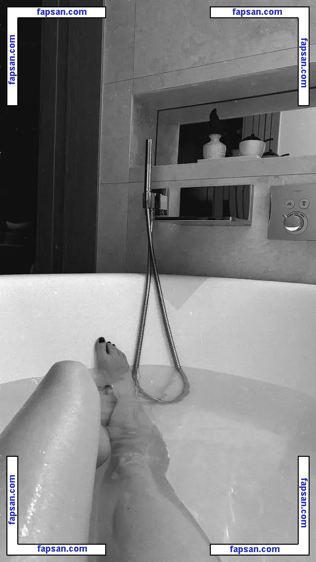 Danielle Panabaker голая фото #0112 с Онлифанс