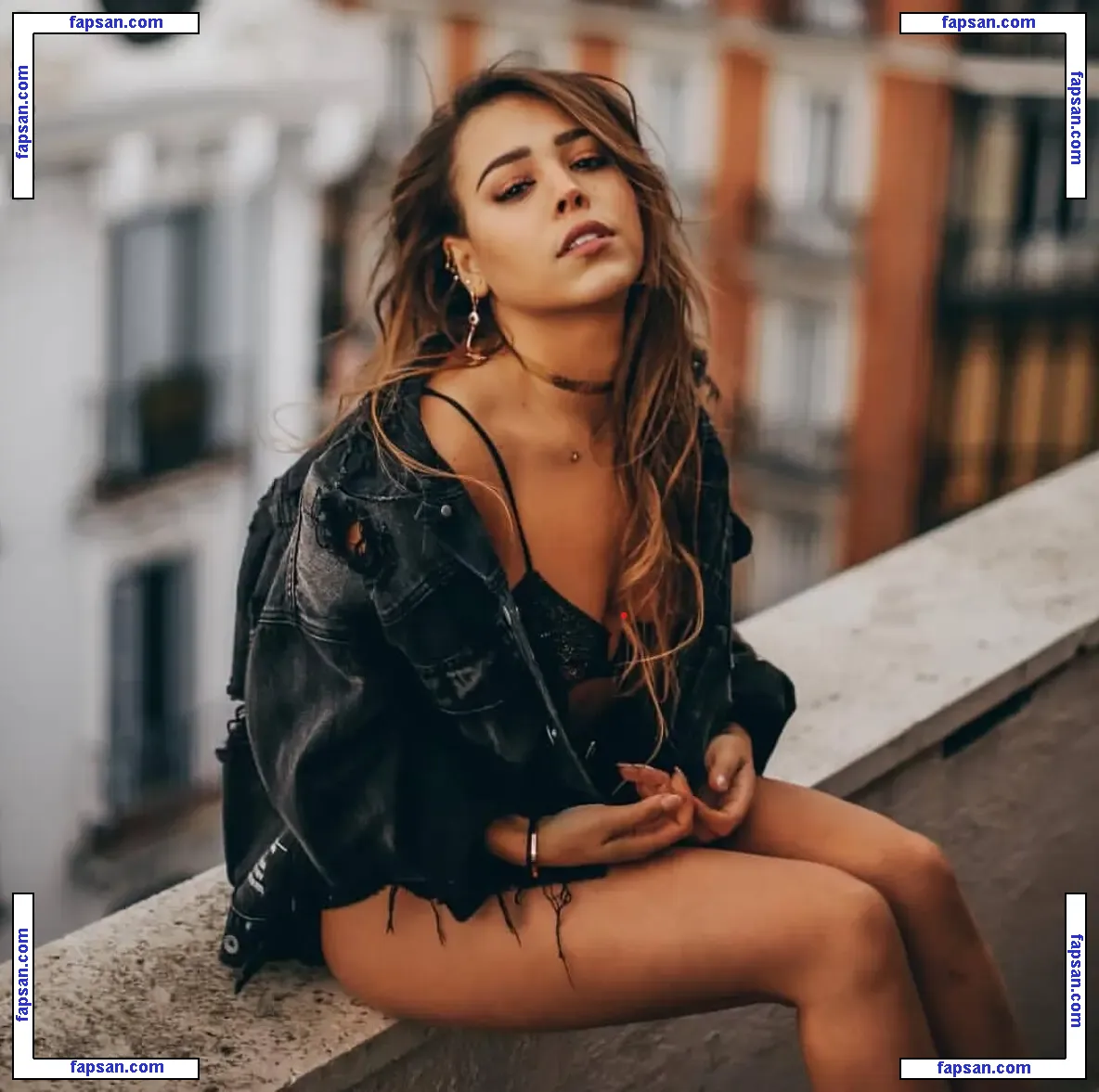 Danna Paola голая фото #0153 с Онлифанс