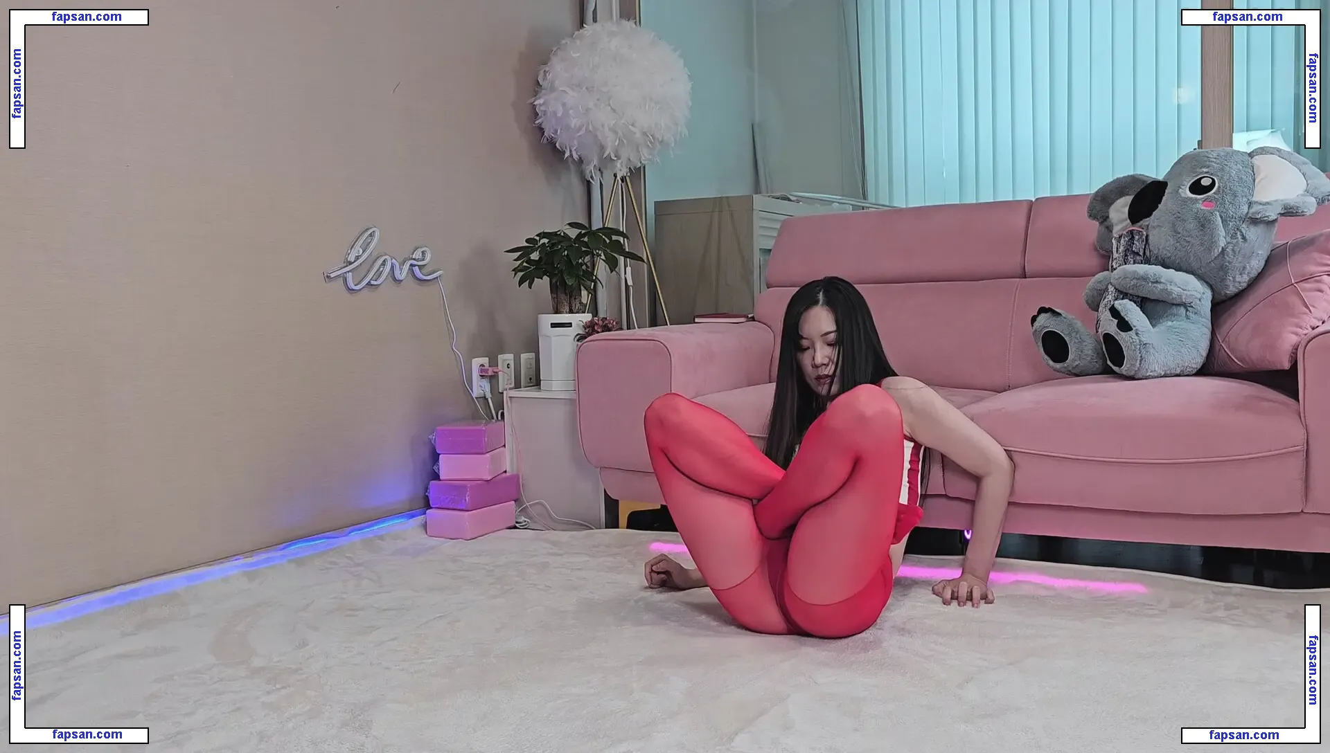 darayoga nude photo #0008 from OnlyFans