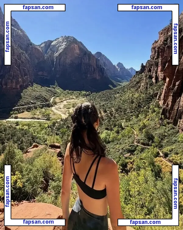 Darby Helm nude photo #0003 from OnlyFans