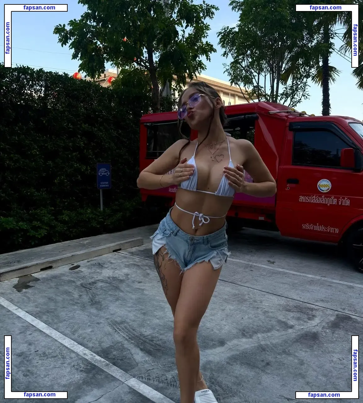 Dasha Grivina nude photo #0030 from OnlyFans