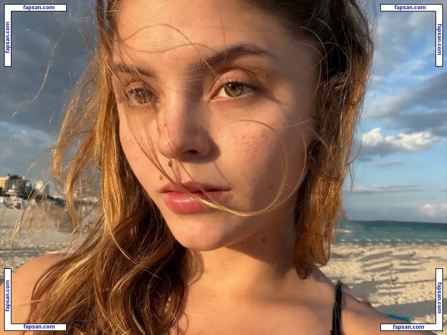 Dasha Komarova / Darya Komarova / Odarka Komarova голая фото #0007 с Онлифанс