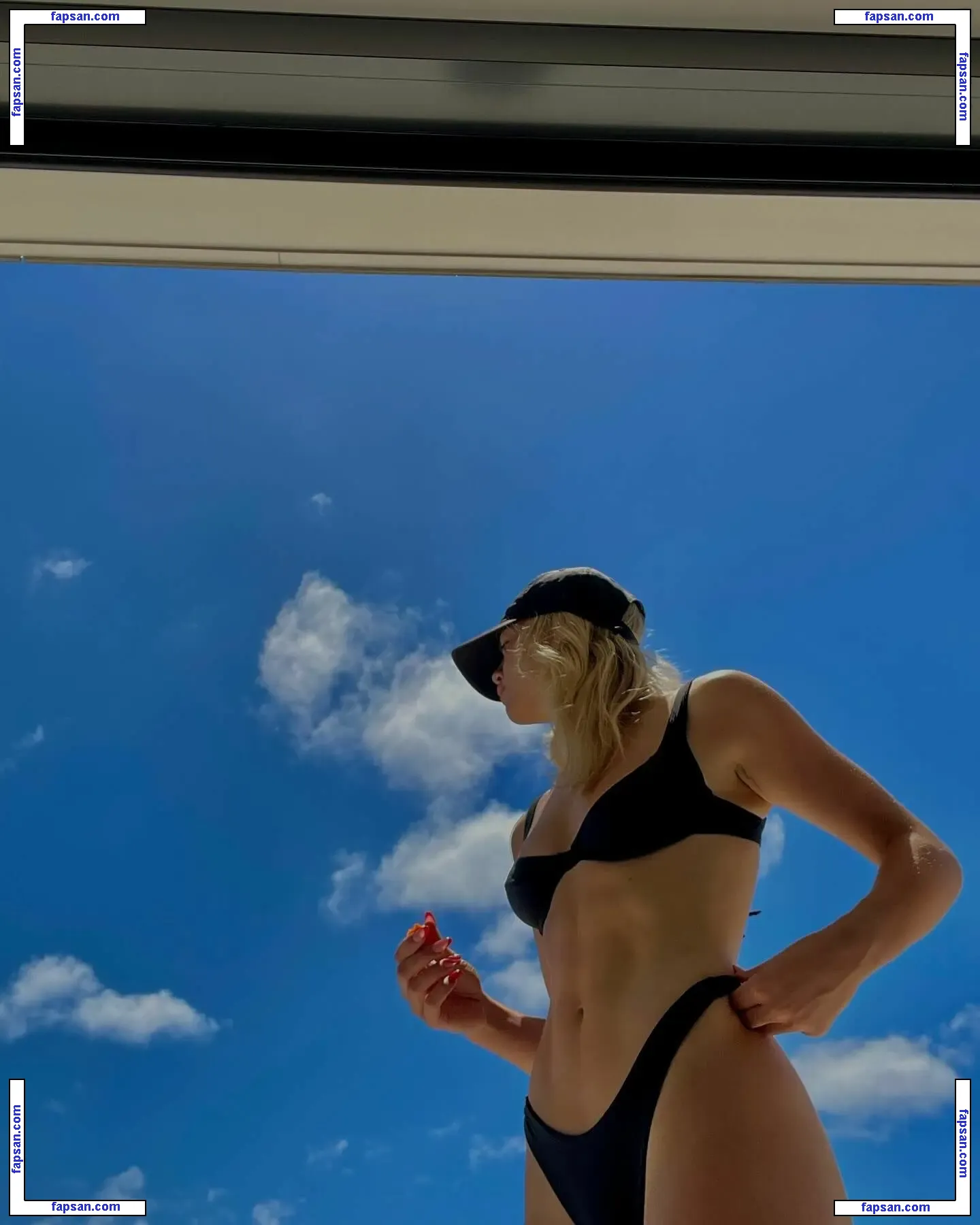 Dayle Dolkens nude photo #0002 from OnlyFans