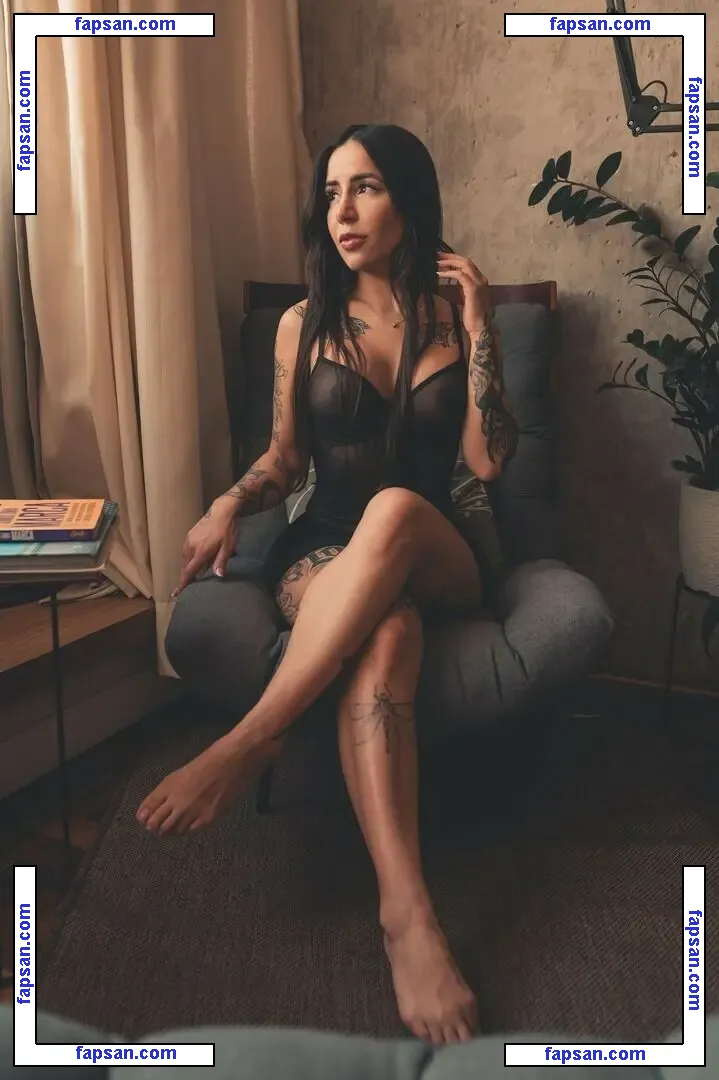 De Santis Photos голая фото #0129 с Онлифанс