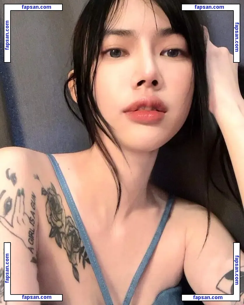 deardearrrii nude photo #0064 from OnlyFans