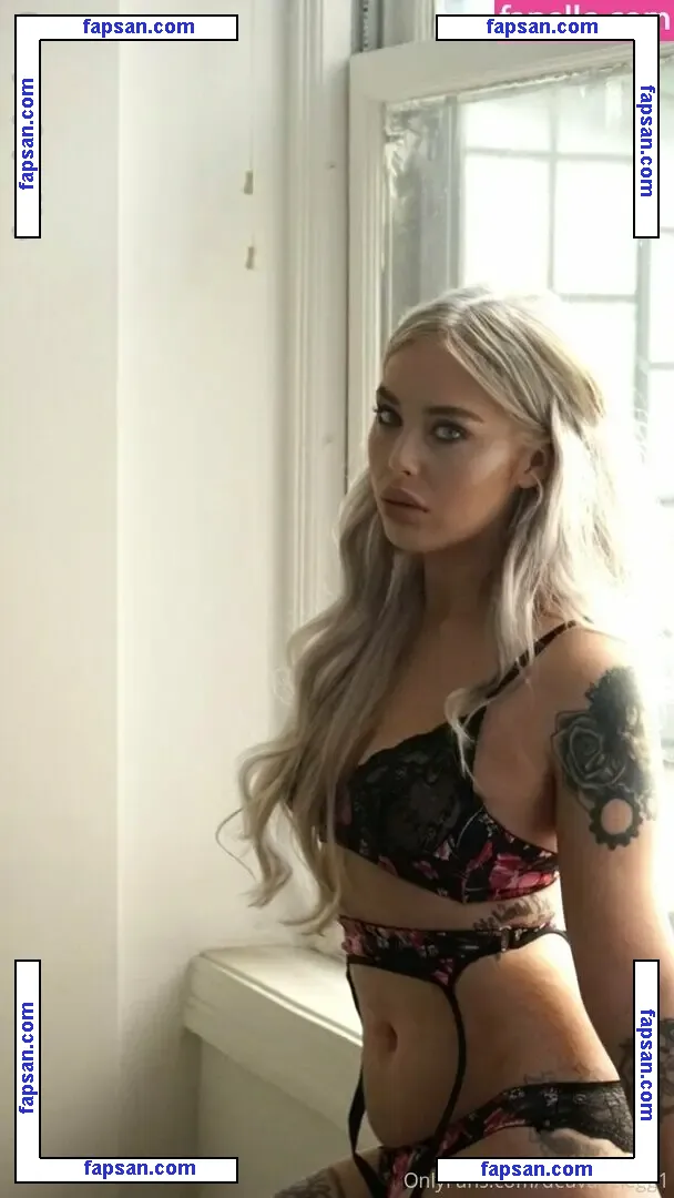 DeavanClegg nude photo #0025 from OnlyFans