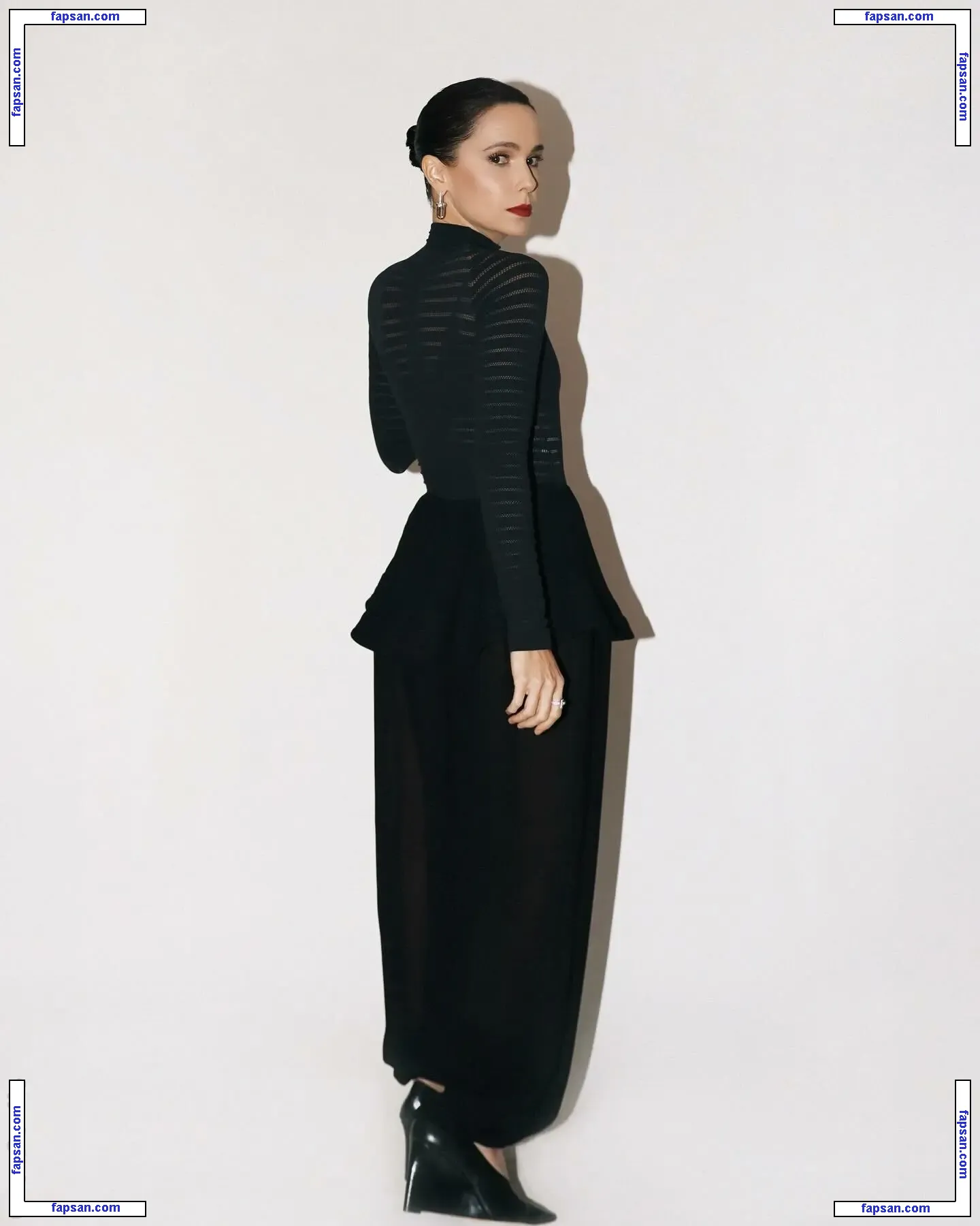 Débora Falabella nude photo #0016 from OnlyFans