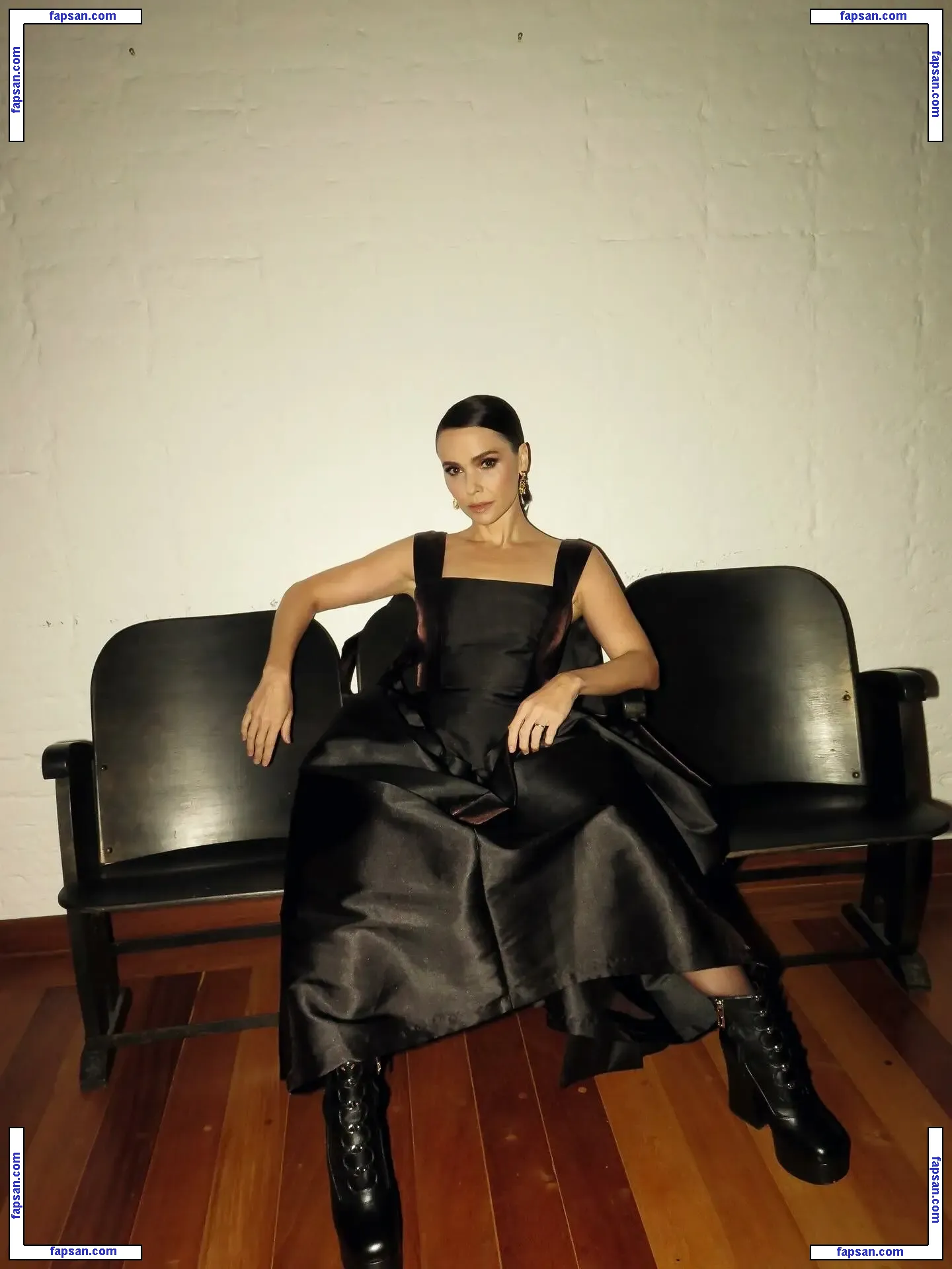 Débora Falabella nude photo #0019 from OnlyFans