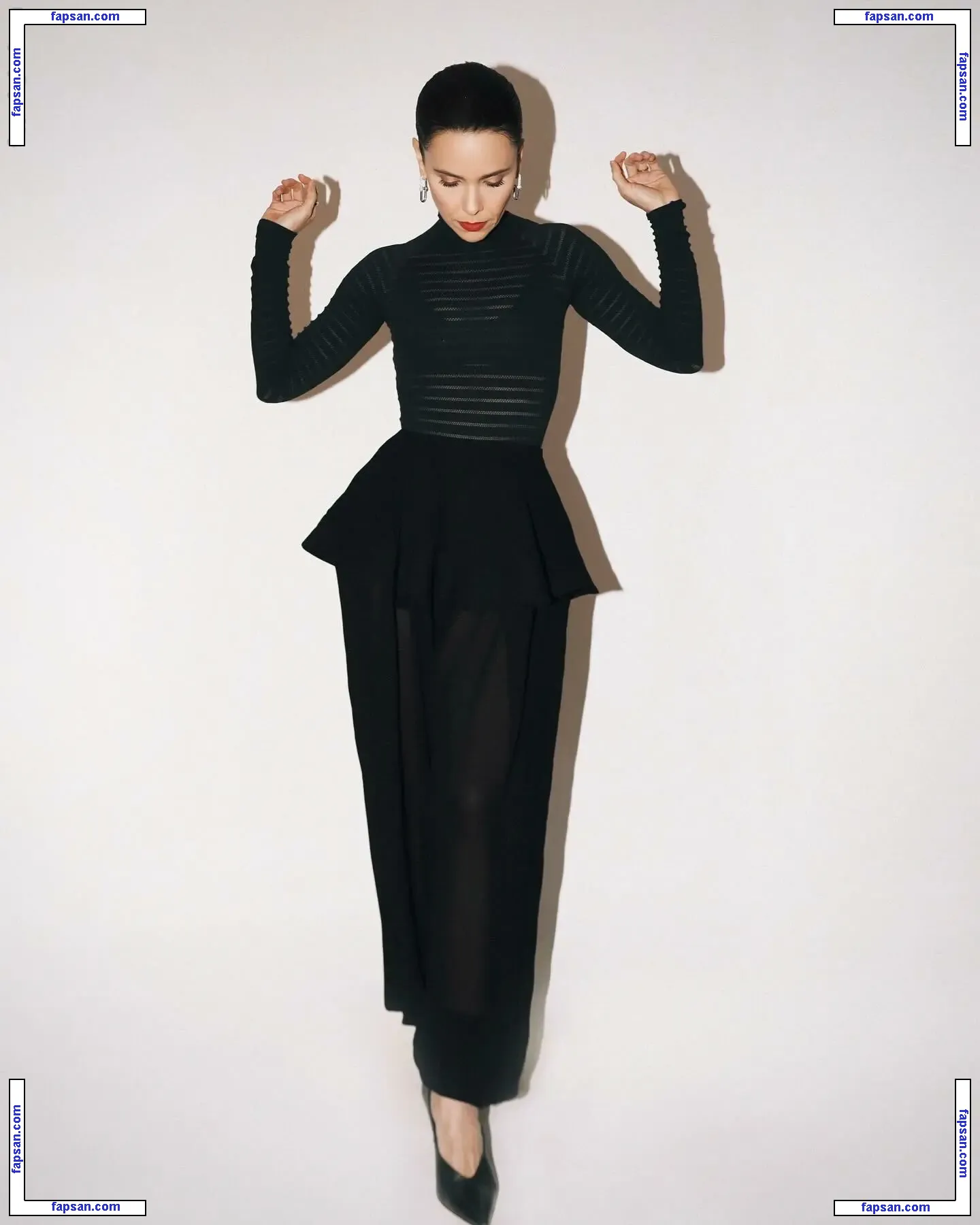 Débora Falabella nude photo #0021 from OnlyFans