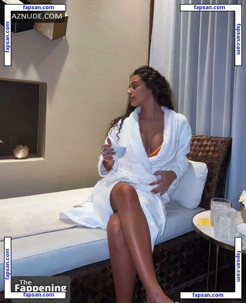 Débora Gomes nude photo #0196 from OnlyFans