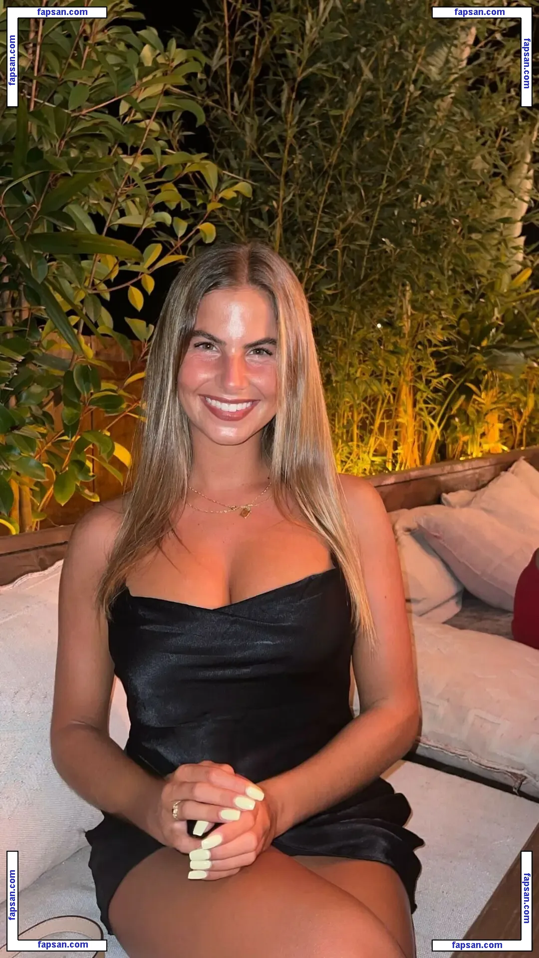 Debora Goncalves nude photo #0003 from OnlyFans