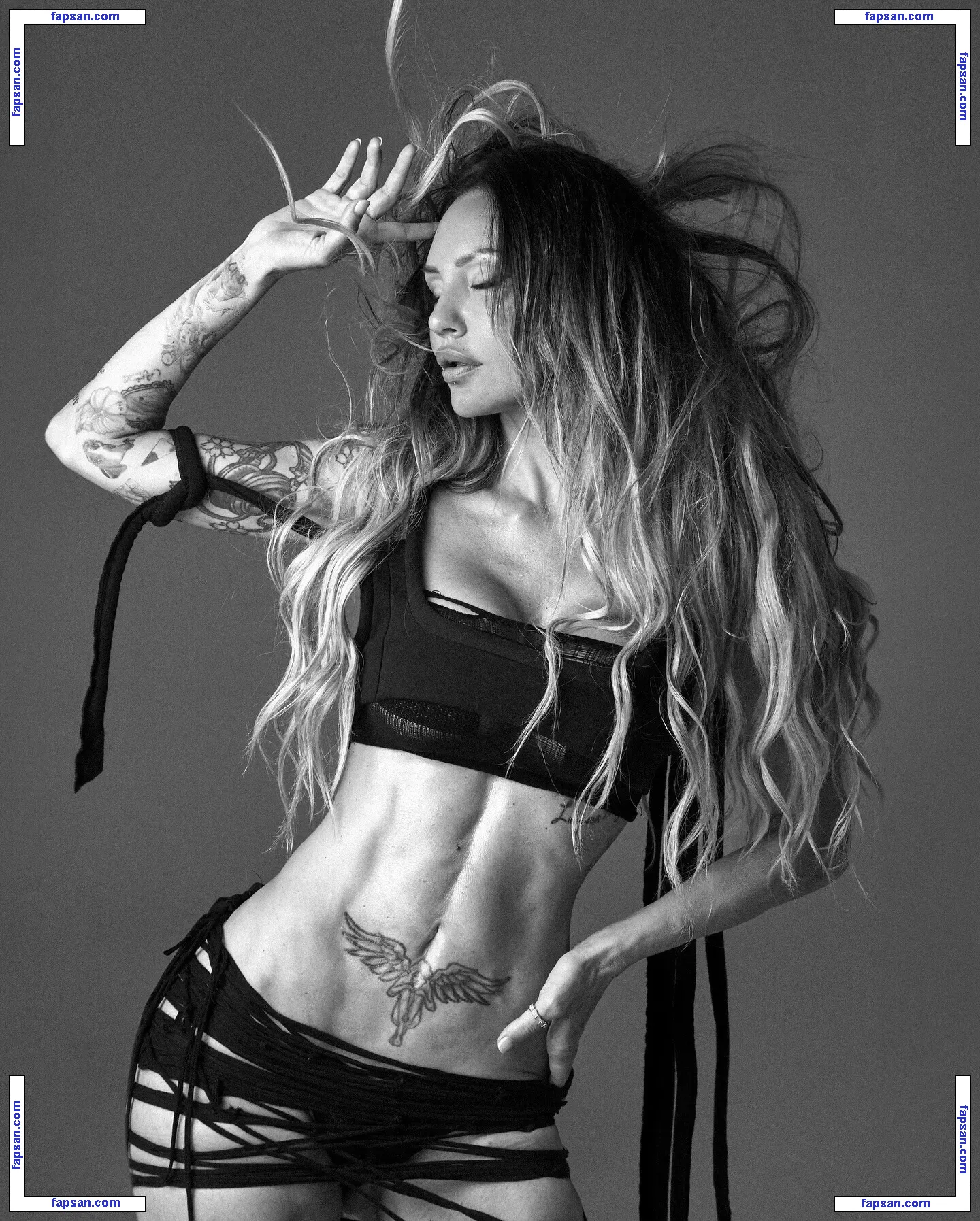 Deborah De Luca голая фото #0020 с Онлифанс