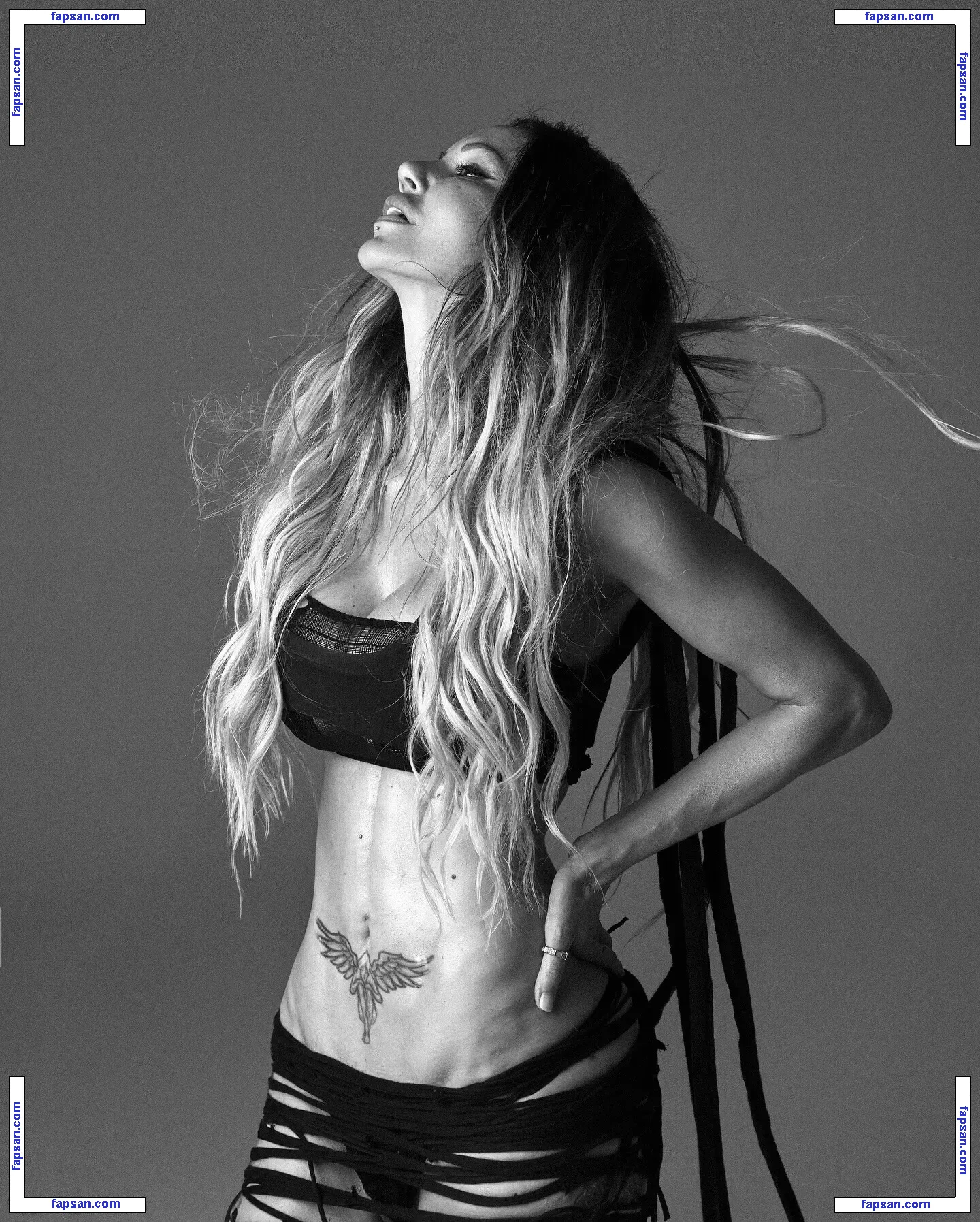 Deborah De Luca голая фото #0022 с Онлифанс