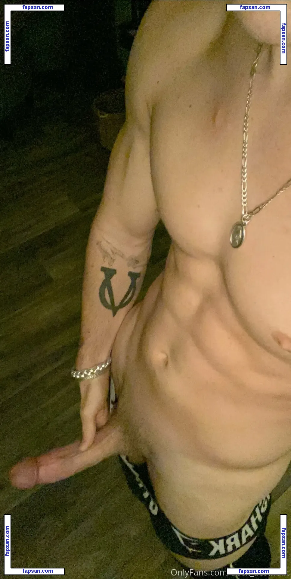 deek_aesthetic nude photo #0006 from OnlyFans