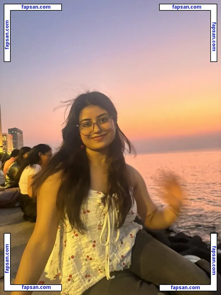 Deepanshi голая фото #0001 с Онлифанс