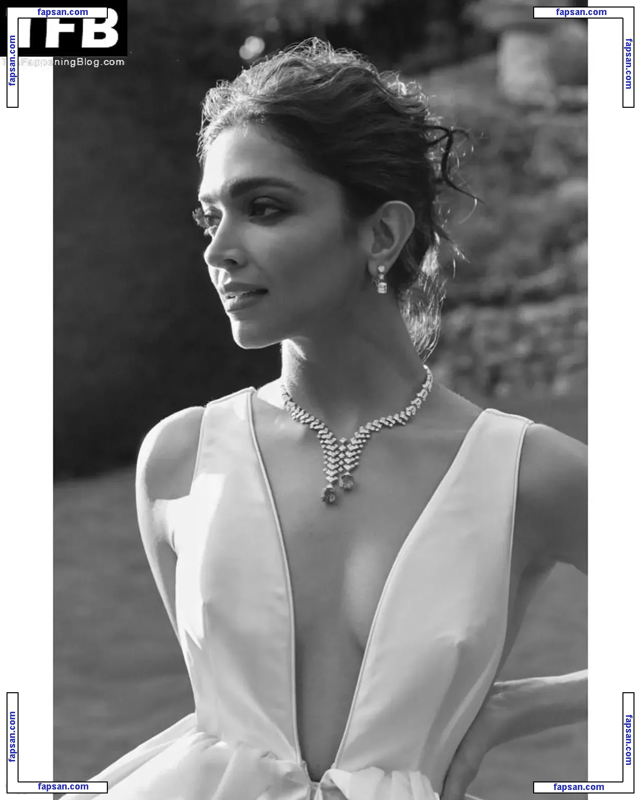 Deepika Padukone nude photo #0286 from OnlyFans