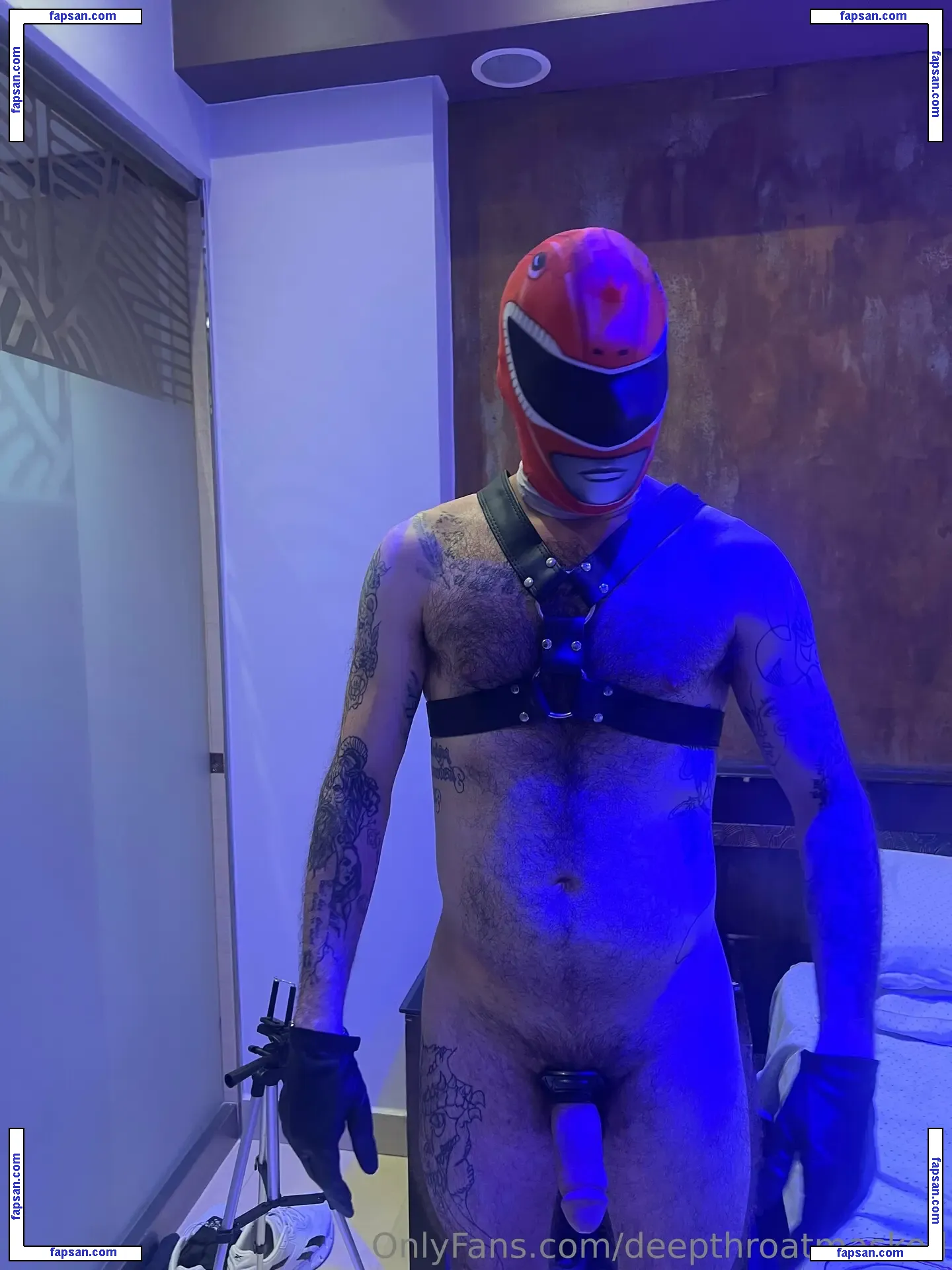 deepthroatmasked nude photo #0004 from OnlyFans