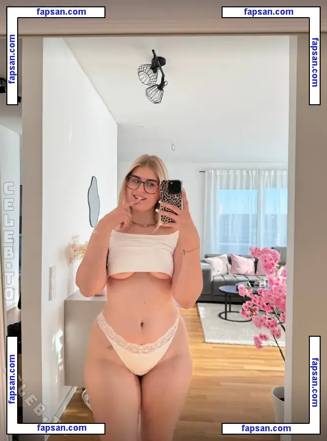 deineemilia голая фото #0025 с Онлифанс