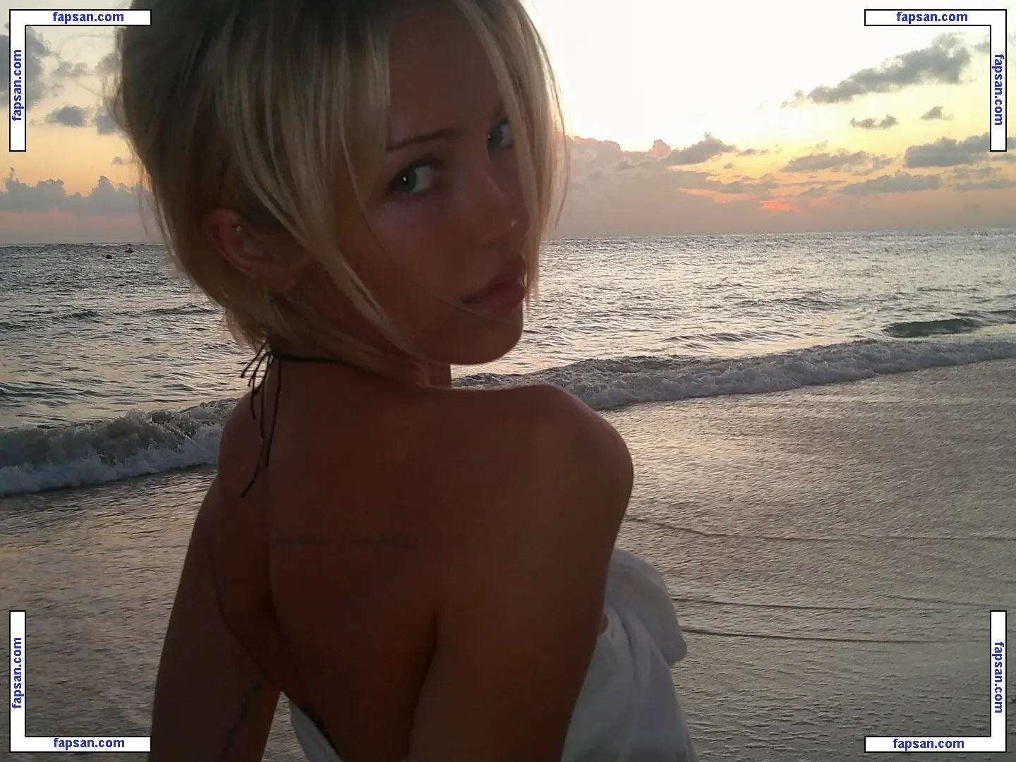 Delilah Belle Hamlin голая фото #2463 с Онлифанс