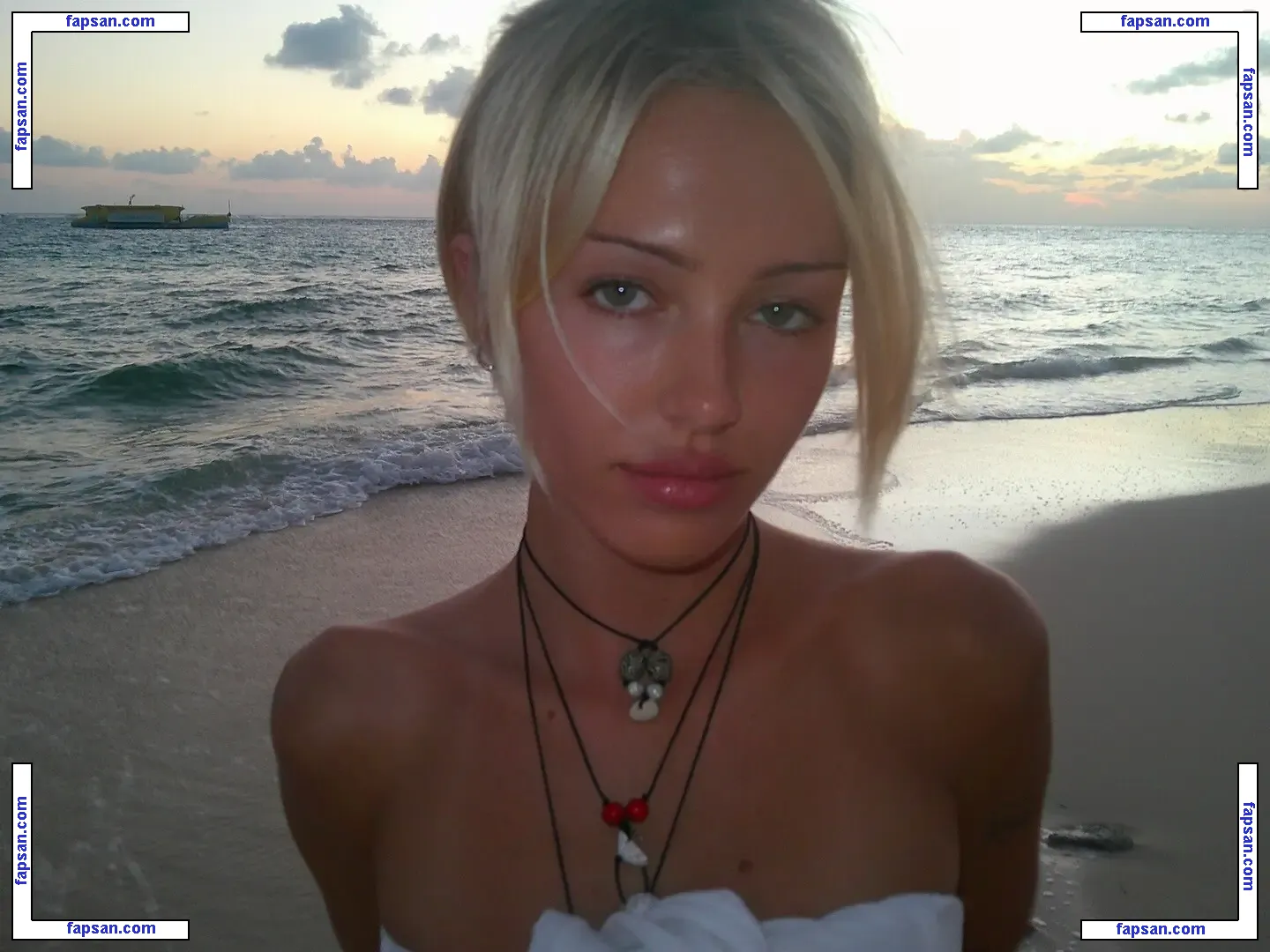 Delilah Belle Hamlin голая фото #2469 с Онлифанс