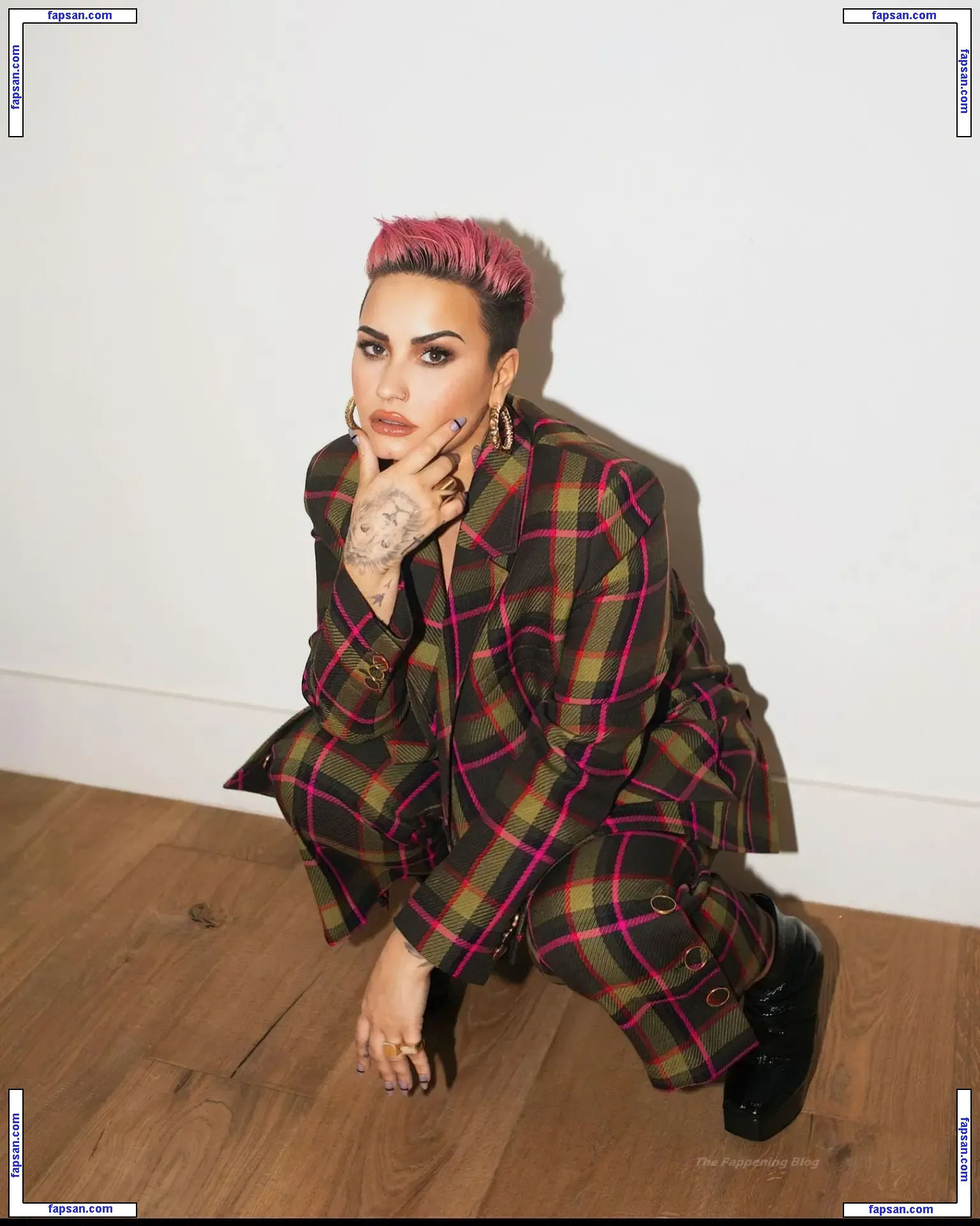 Demi Lovato nude photo #0725 from OnlyFans