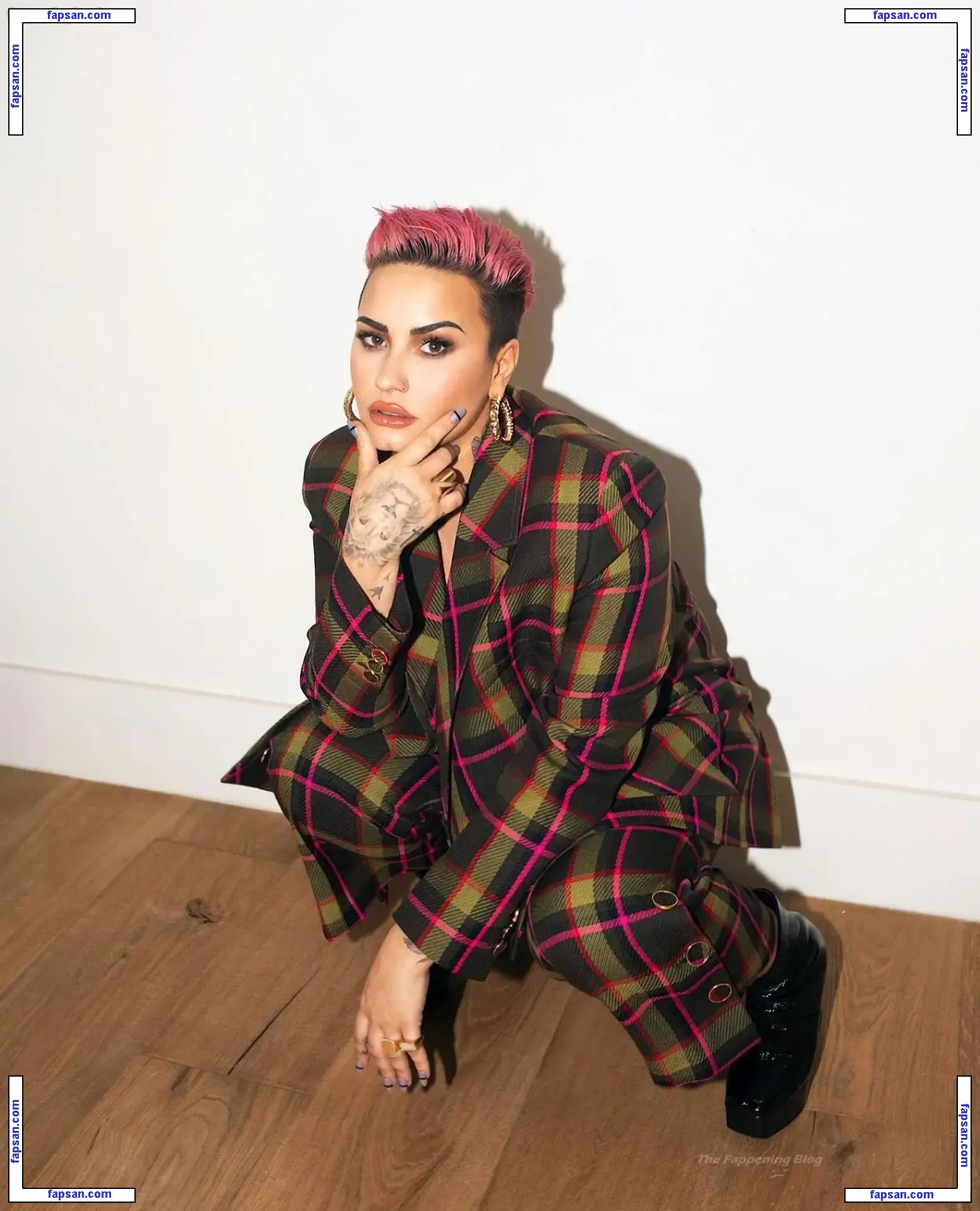 Demi Lovato nude photo #0784 from OnlyFans